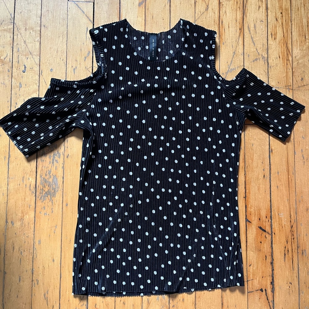 Polka dot cold shoulder top, pleated